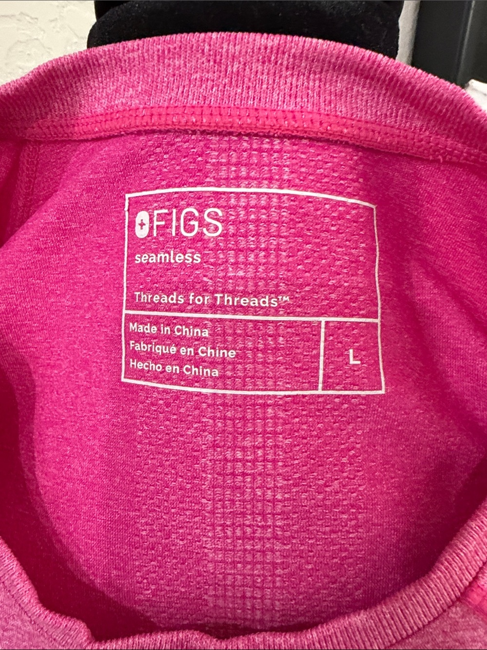Figs Women's Long Sleeve Tee -Magenta Large - Picture 4 of 5